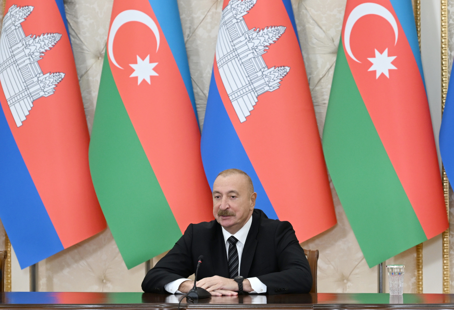 Presidente Ilham Aliyev: “Cooperamos muy estrechamente con Camboya en las organizaciones internacionales”