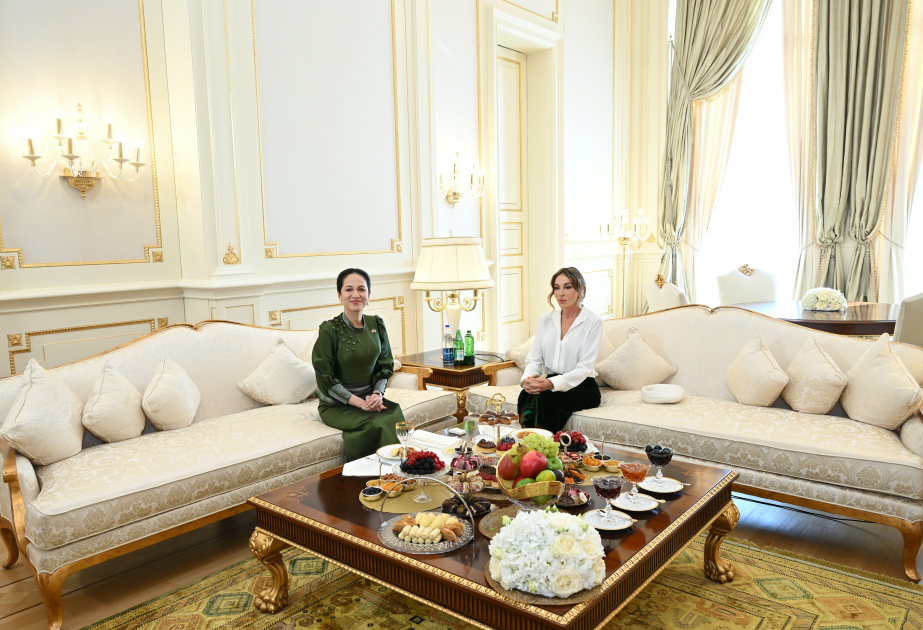 Состоялась встреча первых леди Азербайджана и Камбоджи ВИДЕО