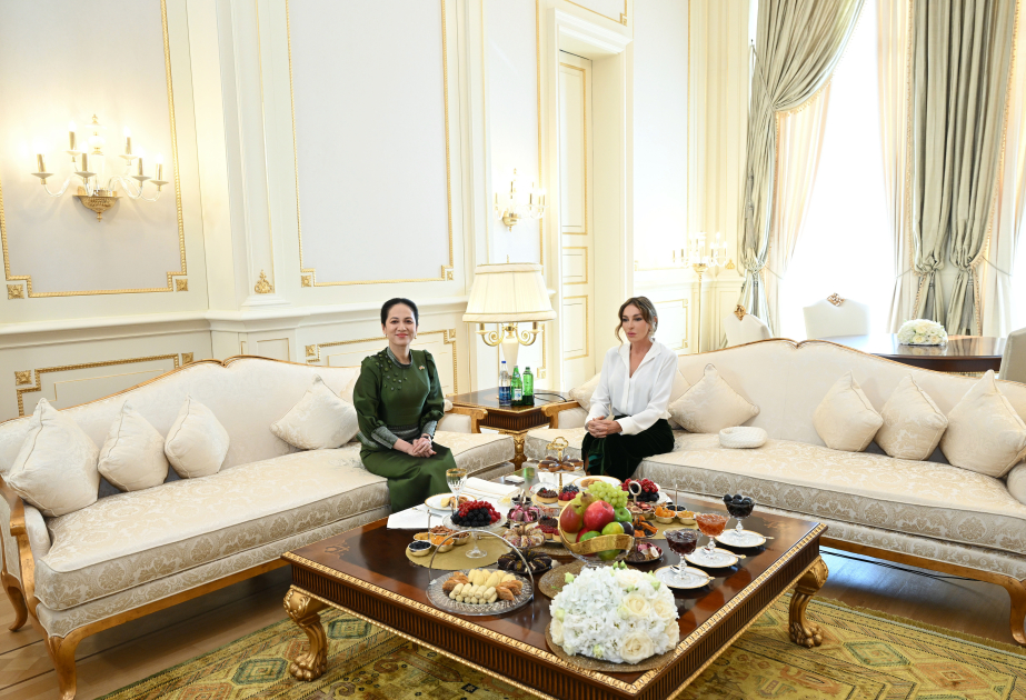 Se reúnen las Primeras Damas de Azerbaiyán y Camboya
