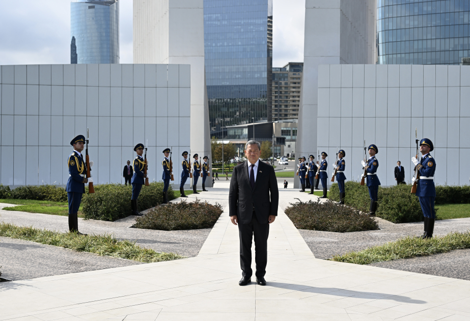El Primer Ministro de Camboya visita el Parque de la Victoria