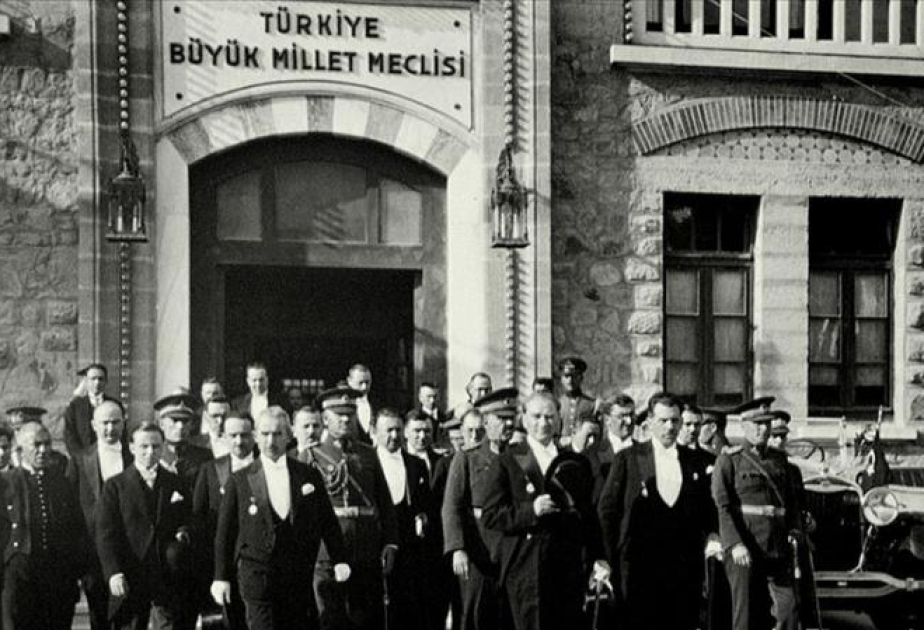 Türkiyədə Ankaranın paytaxt elan edilməsinin 103-cü ildönümü qeyd olunur