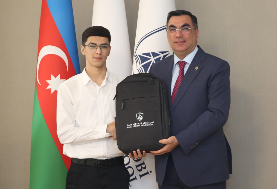Xaçmazlı və qusarlı məzunlar Prezident təqaüdçüsü oldular