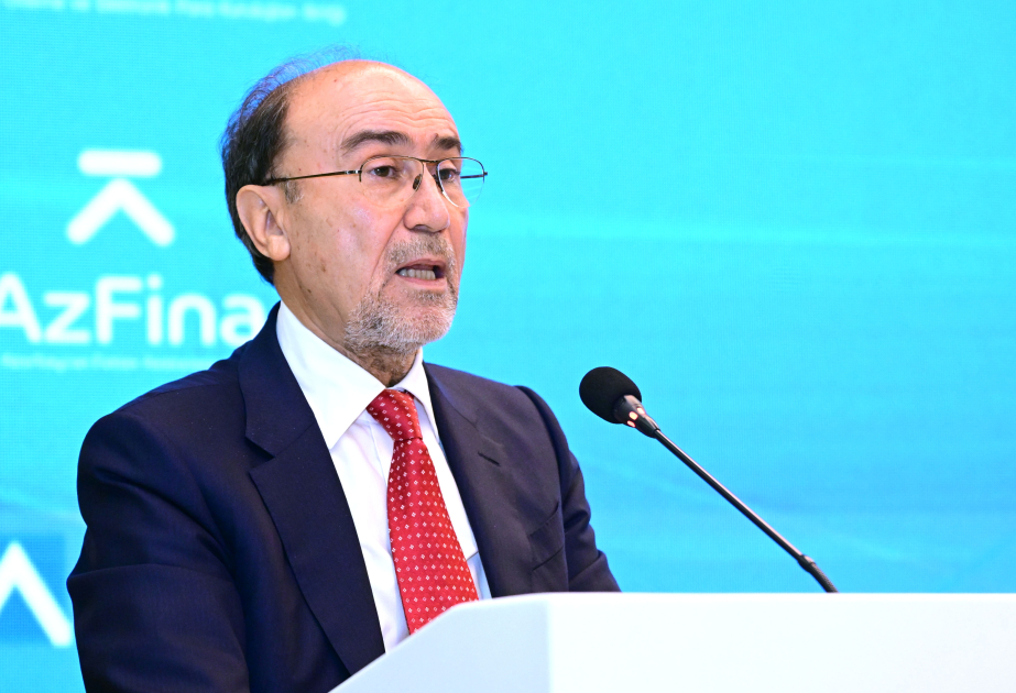 Zakir Nuriyev: Yarım ildə ölkədaxili nağdsız ödənişlər 14,5 faiz artıb