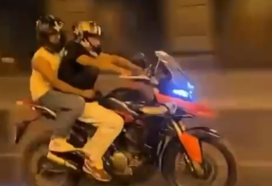 Avtomobil və motosiklet toqquşub, 2 gənc ölüb VİDEO