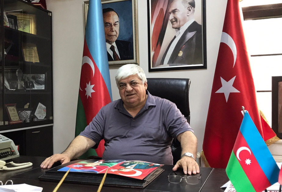 Türk ekspert: Azərbaycanın məktəbli forması ilə bağlı qərarı milli dəyərlərin və dünyəvi təhsilin qorunmasına xidmət edir