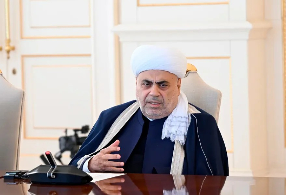 Allahşükür Paşazadə: Azərbaycanda hicab qadağan olunmayıb