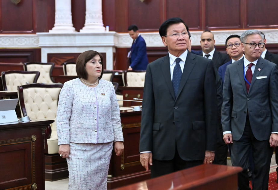 Laos Prezidenti Milli Məclisdə olub