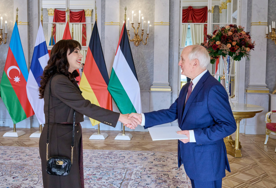 La nueva Embajadora de Azerbaiyán en Hungría presenta sus cartas credenciales