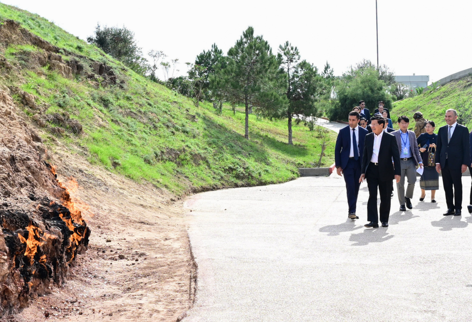 President of Laos visits “Yanardag" State Historical, Cultural and Natural Reserve