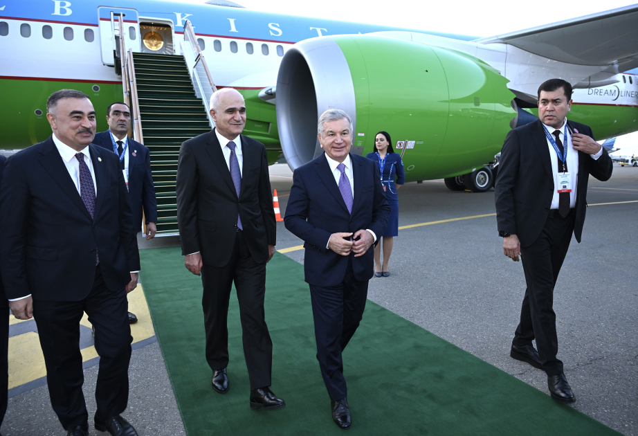 Presidente de Uzbekistán llega a Azerbaiyán