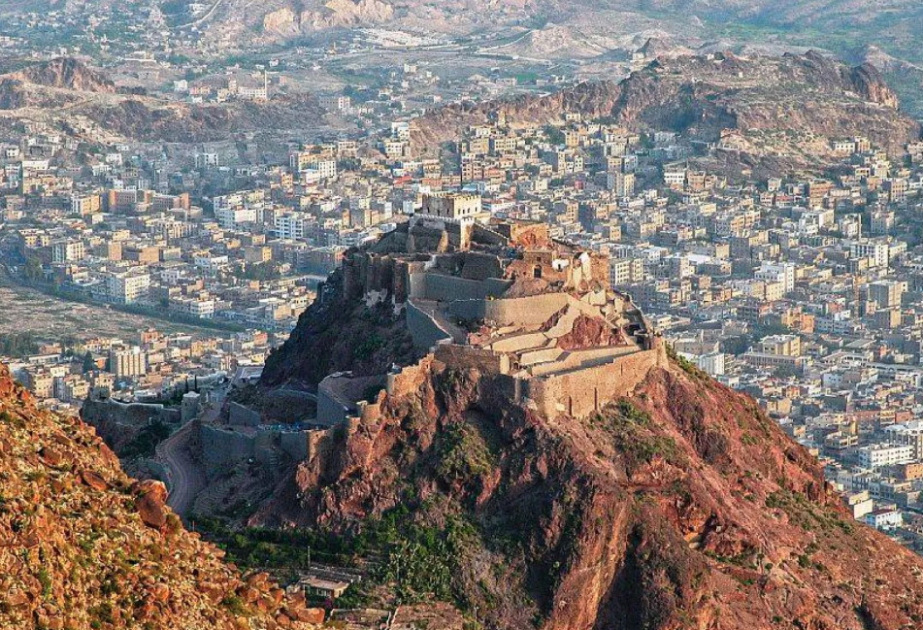 Yemeni premier calls Houthi attacks, siege of Taiz ‘war crime’