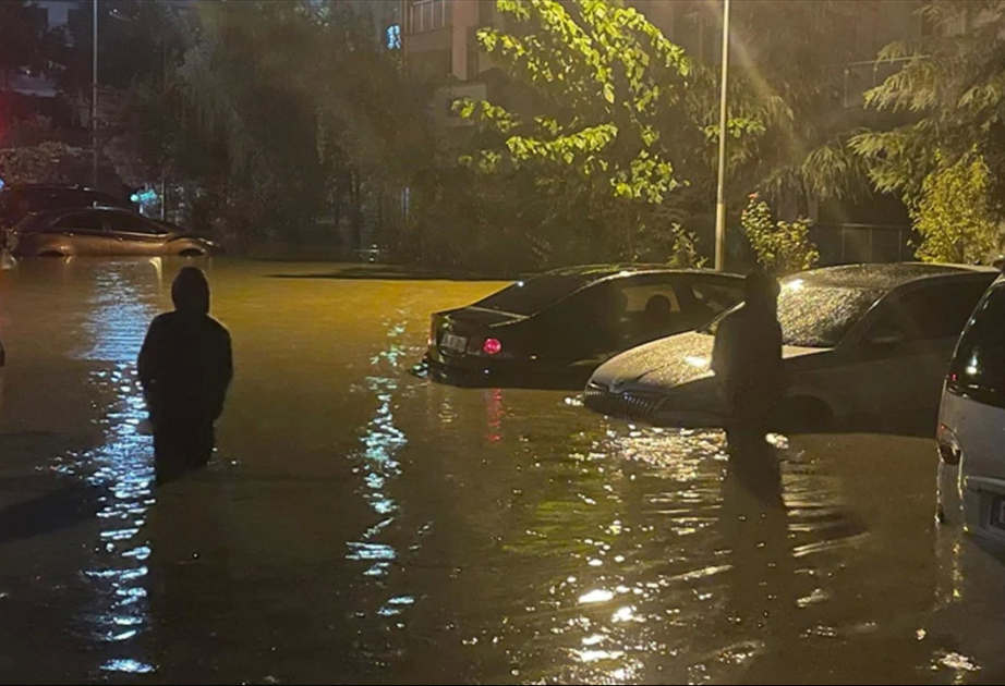 İstanbulda leysan nəticəsində 2 nəfər ölüb, təhsil müəssisələrində tədris birgünlük dayandırılıb