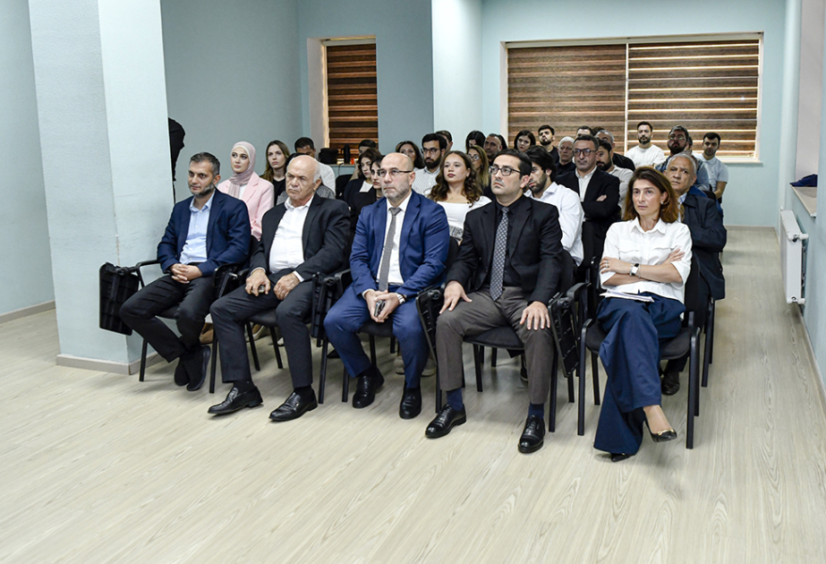Klublar üçün lisenziyalaşdırma ilə bağlı təqdimatlar keçirilib