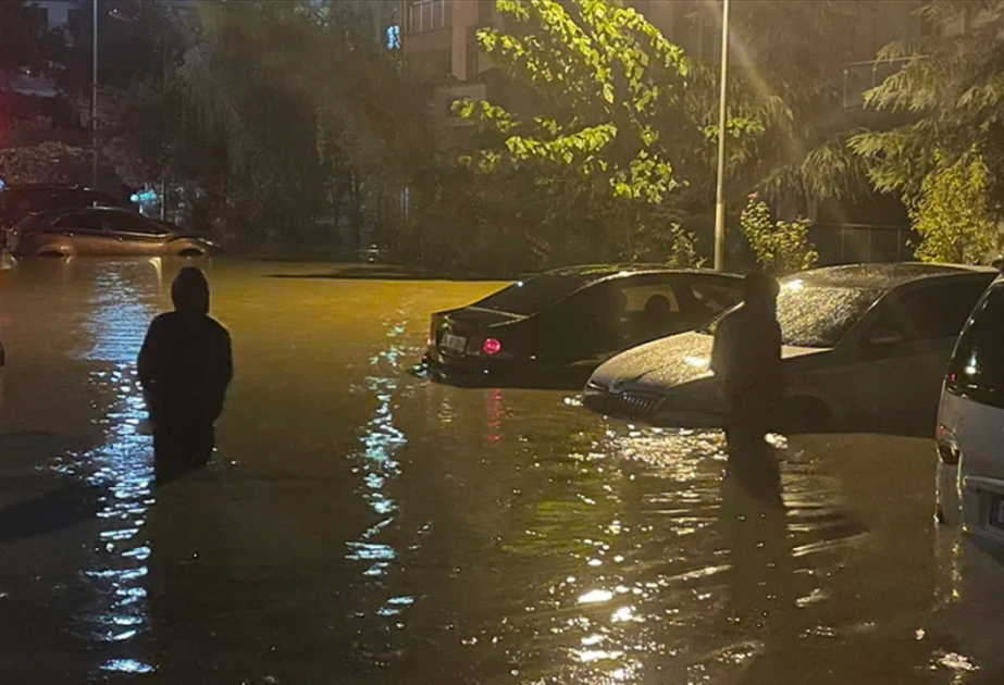 Las lluvias torrenciales en Estambul dejan tres muertos y cuatro desaparecidos