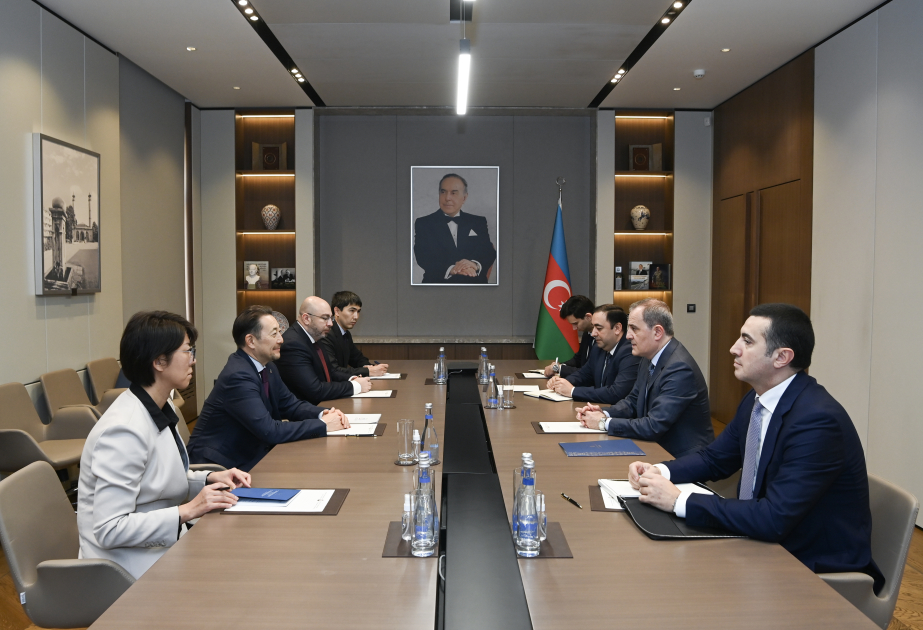Canciller azerbaiyano analiza con el secretario general de la CICA los resultados de la VII Cumbre