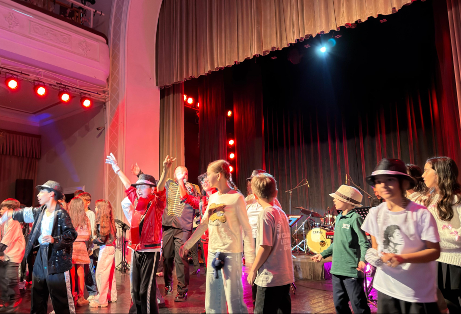 Mahnı Teatrında Maykl Ceksonun yaradıcılığına həsr olunmuş konsert təşkil edilib