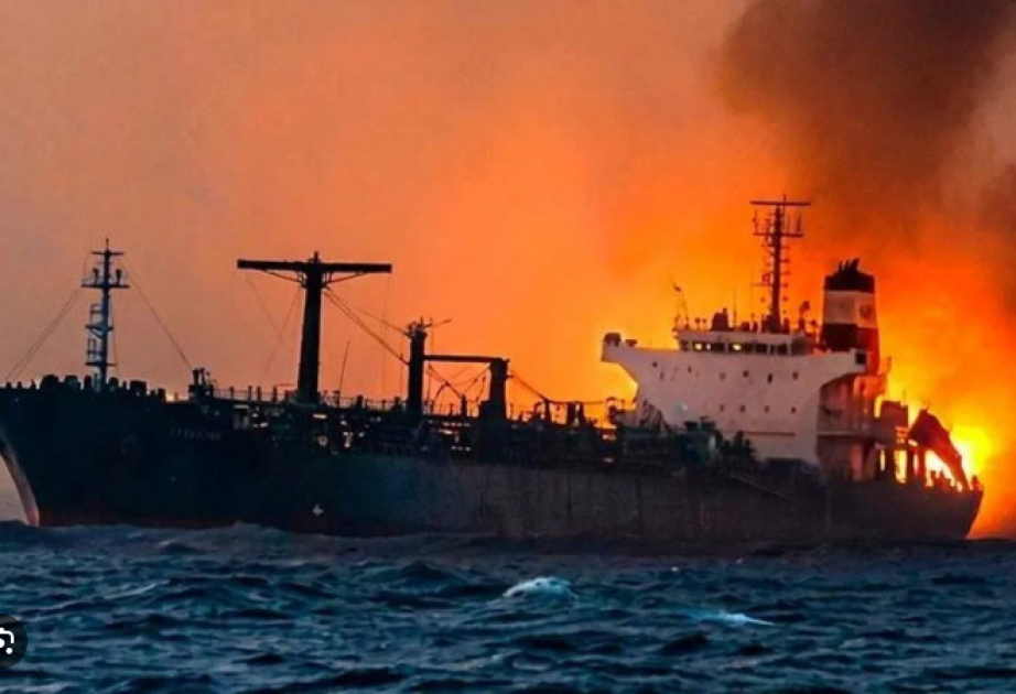 Media: Hörmüz boğazında 2 milyon bareldən çox neft daşıyan tanker minaya düşüb