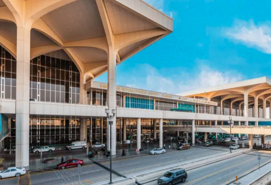 Səudiyyə Ərəbistanında aeroporta hava zərbələri nəticəsində iki nəfər ölüb
