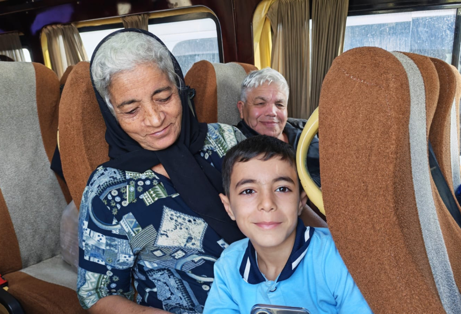 Un autre convoi d’anciens déplacés internes retourne à Khodjaly, Aghdéré et Aghdam