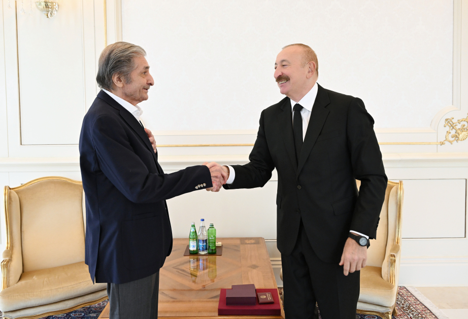 President Ilham Aliyev presented “Istiglal” Order to People’s Artist Farhad Khalilov VIDEO