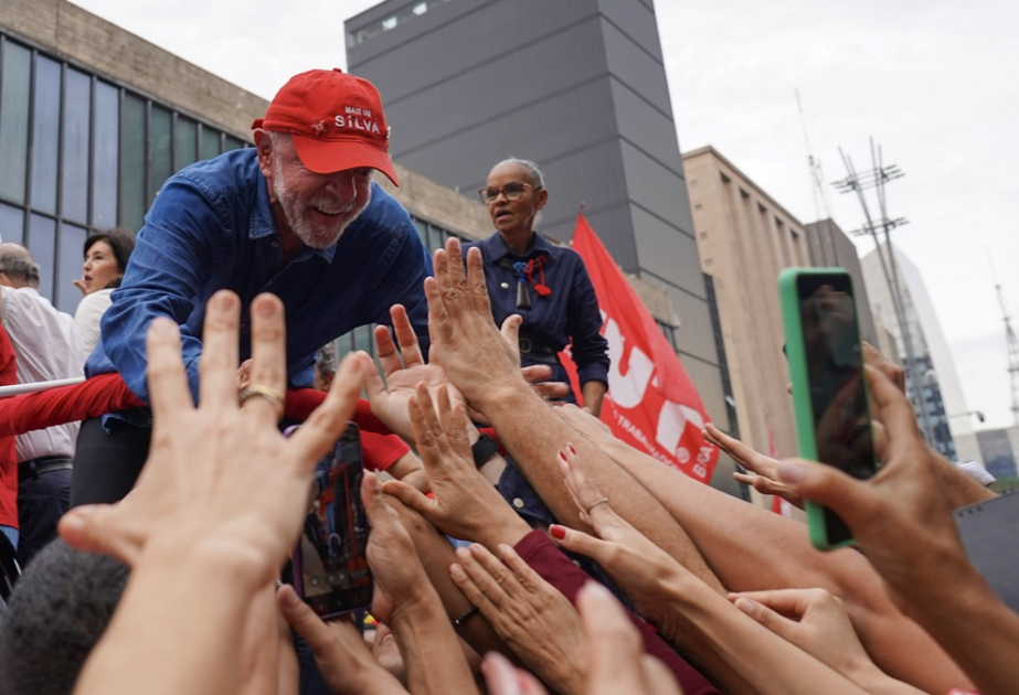 Luiz Inacio Lula da Silva réélu président du Brésil