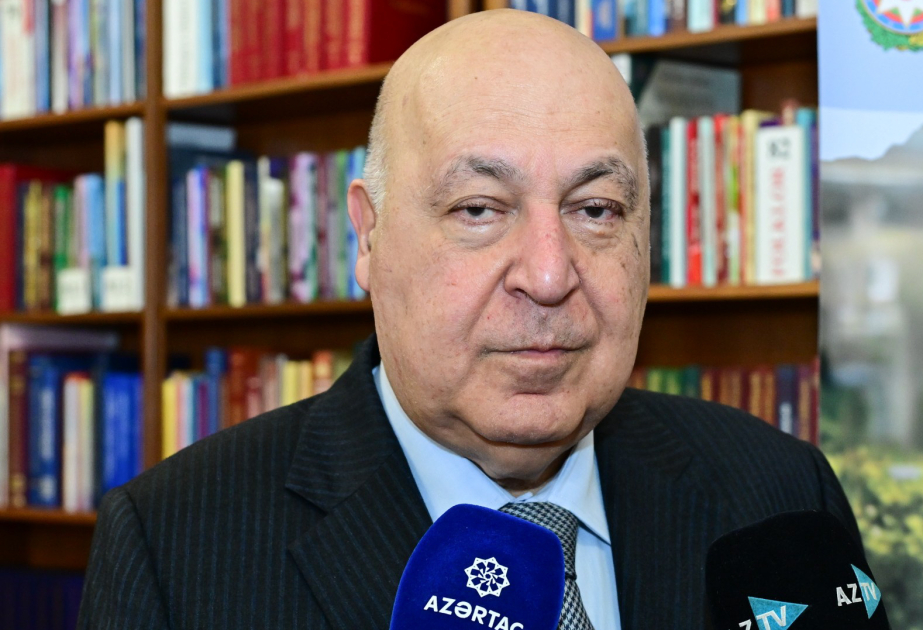 Xalq yazıçısı: Bir yazıçı üçün ən böyük xoşbəxtlik kitablarının çap olunmasıdır