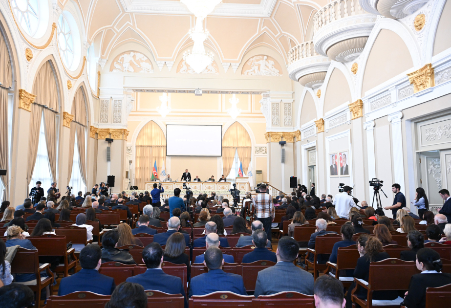 AMEA-da “Parçalanmış dünyada humanitar elmlərin missiyası” mövzusunda Akademik Forumun açılışı olub