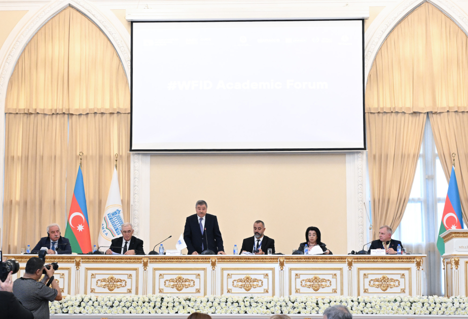 Akademik Forumun ikinci panel iclası: mədəniyyətlərarası anlaşma və humanitar elmlərin missiyası