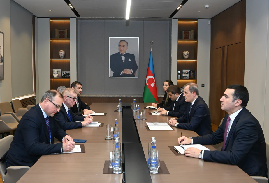 وزير الخارجية الأذربيجاني يستقبل مسؤول مكافحة الإرهاب بالأمم المتحدة في باكو