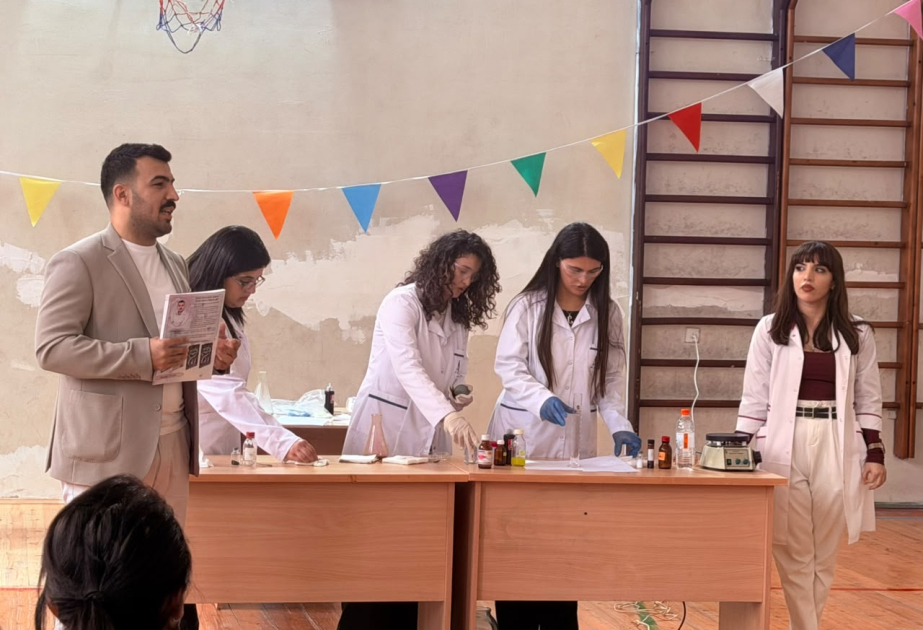 Kimya İnstitutunun gənc alimləri məktəblilər üçün ustad dərsi keçiblər