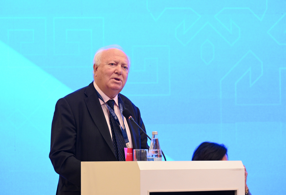 Migel Anxel Moratinos: Din xadimlərinin müqəddəs şəxsiyyətlər olduğuna inanıram