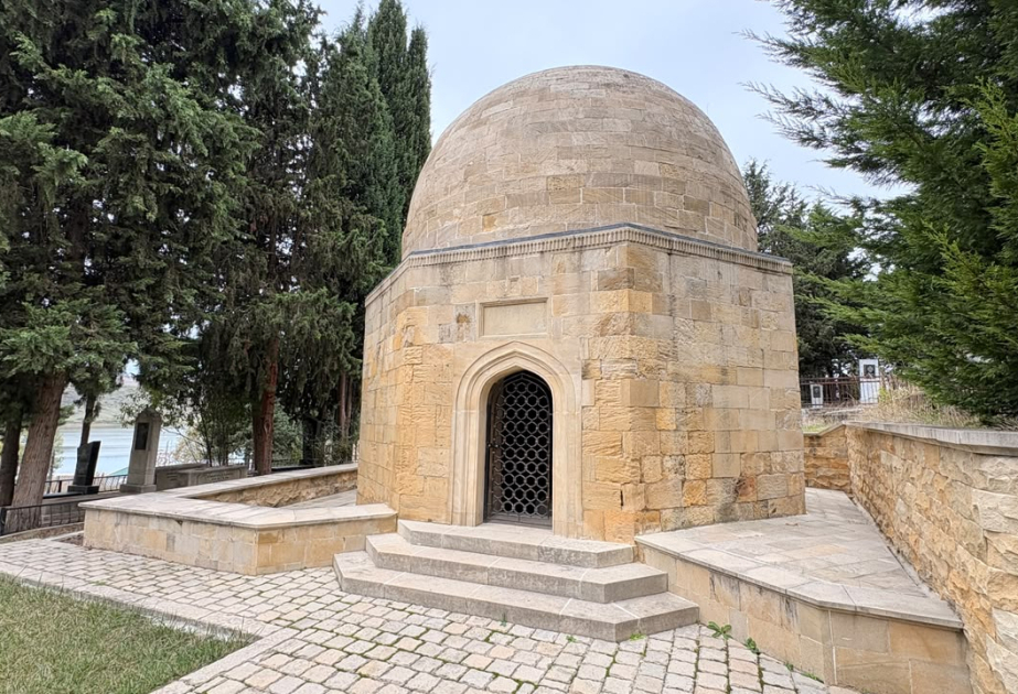 Literarisches Gedächtnis von Schamachi: Mausoleum von Schahkhandan, dem Bruder Nasimis