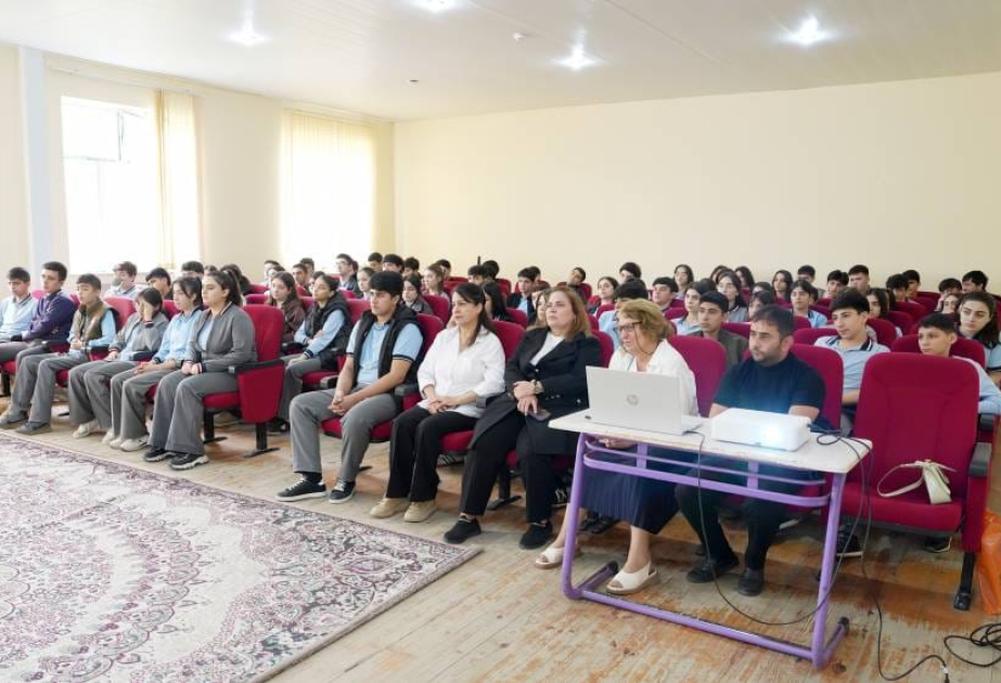 Dövlət Proqramı çərçivəsində Ağcabədidə şagirdlərlə görüş təşkil olunub