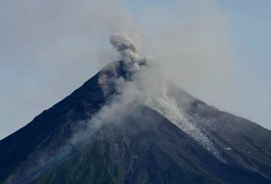 Mayon Volcano in northern Philippines erupts