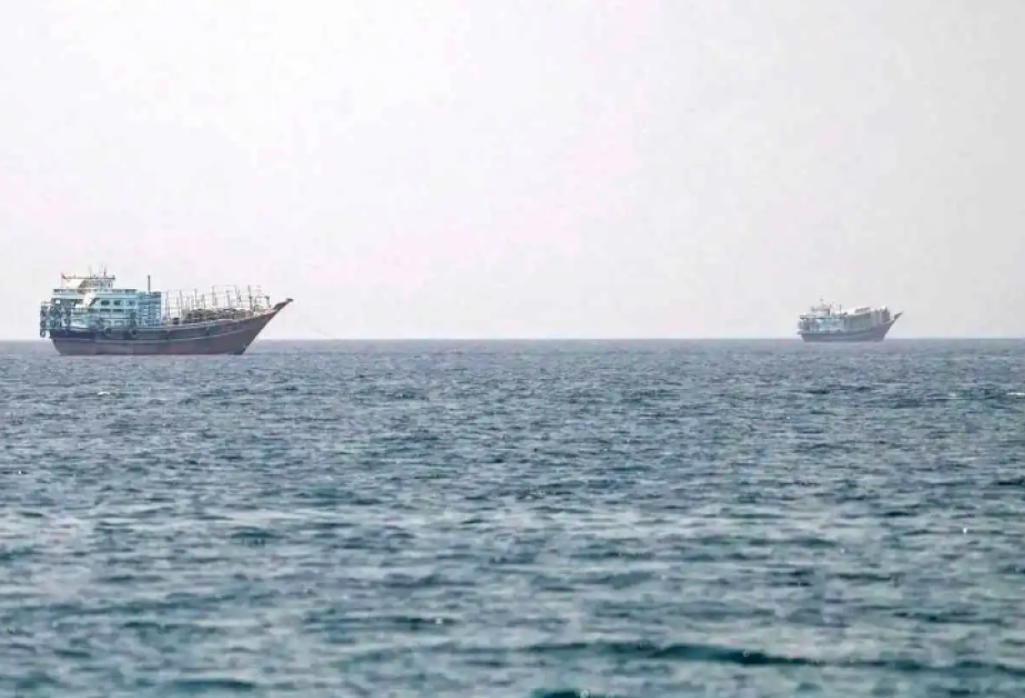 Oman yaxınlığında hücuma məruz qalan gəminin 25 nəfərlik heyəti təxliyə edilib