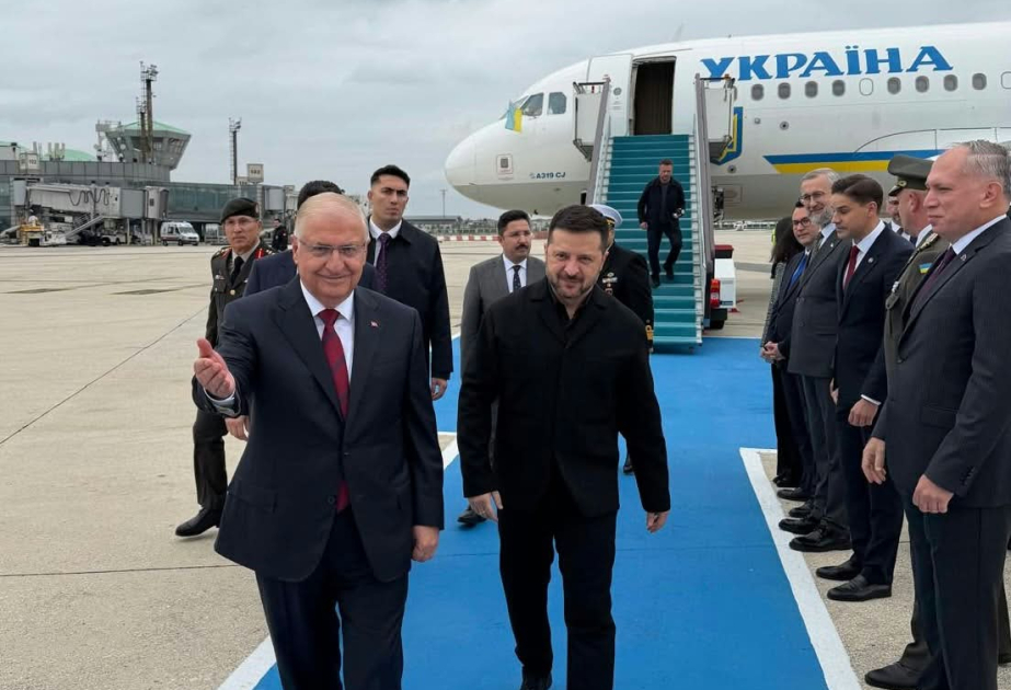 Ukrayna Prezidenti İstanbulda səfərdədir