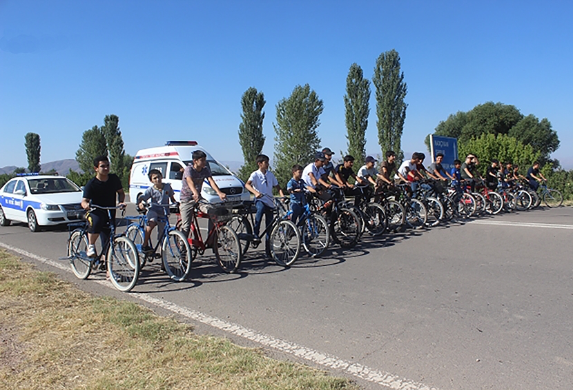 Sədərək rayonunda ümumtəhsil məktəbliləri arasında velosiped idman yarışı üzrə birincilik keçirilib

