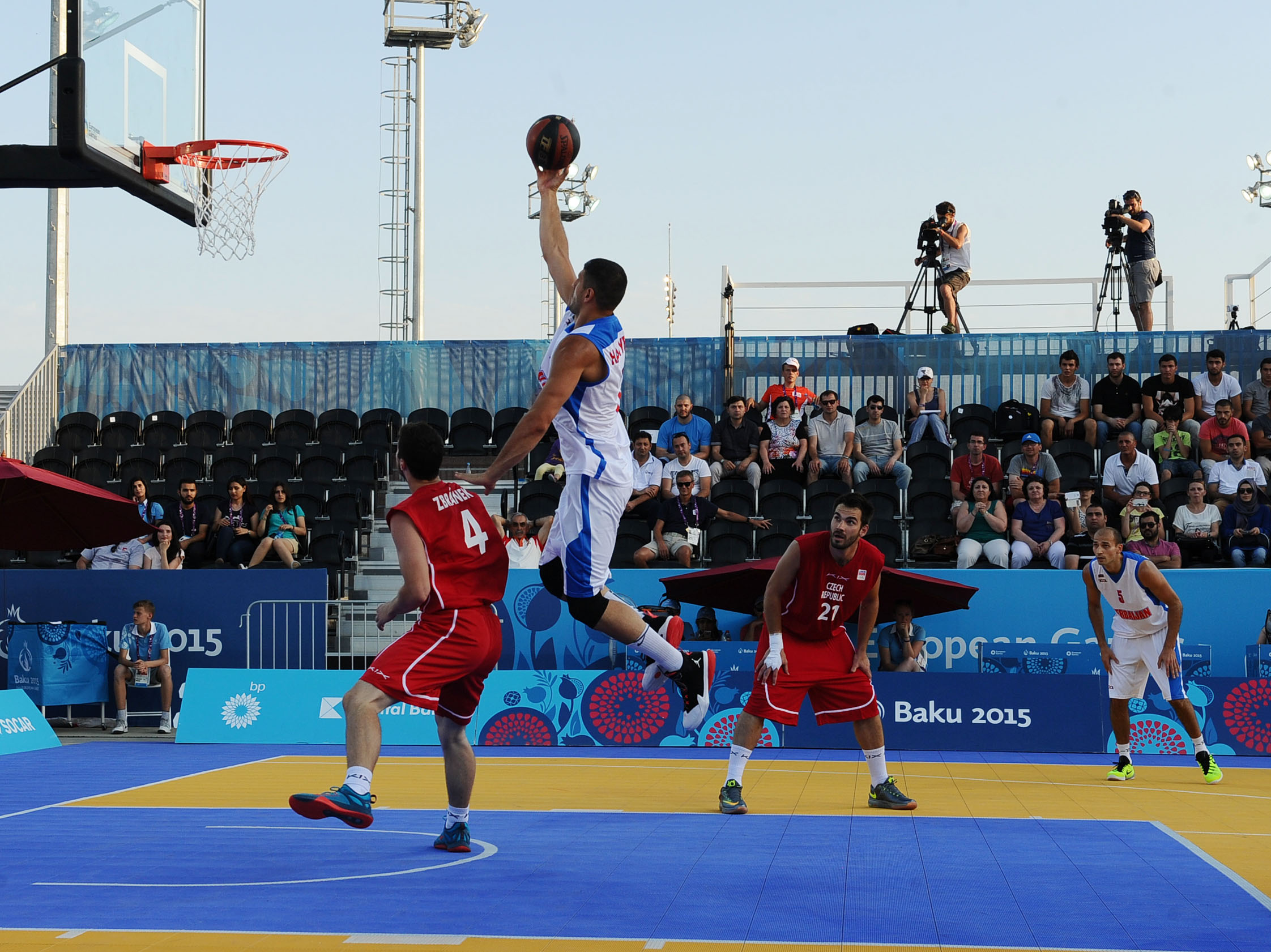 Баскетбол 3х3 игры. Баскетбол 3 на 3. Сборная 3х3 баскетбол. Мужская сборная Азербайджана по баскетболу. Баскетбол 3х3 Олимпийский вид спорта.