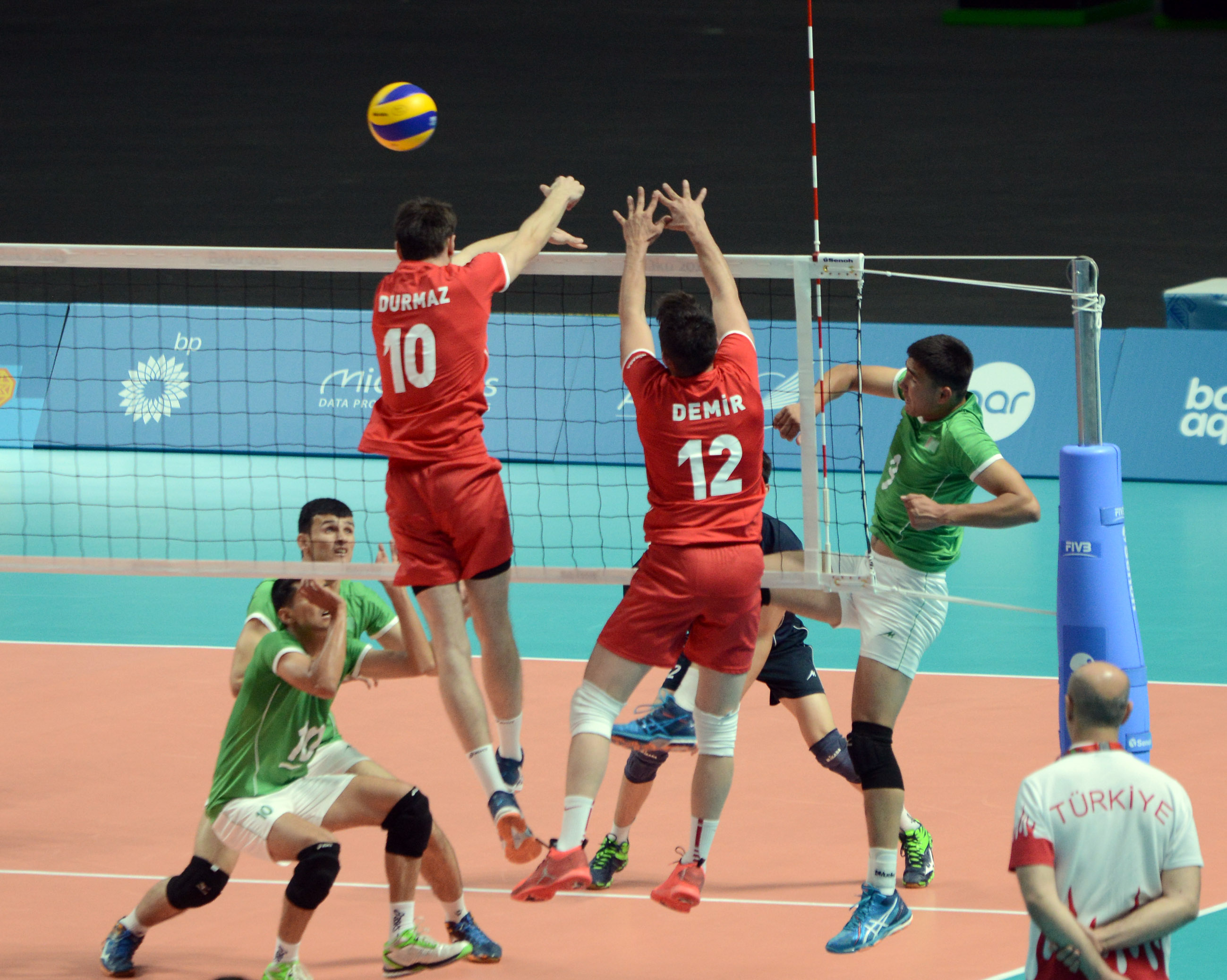 第四届伊斯兰团结运动会排球比赛拉开帷幕