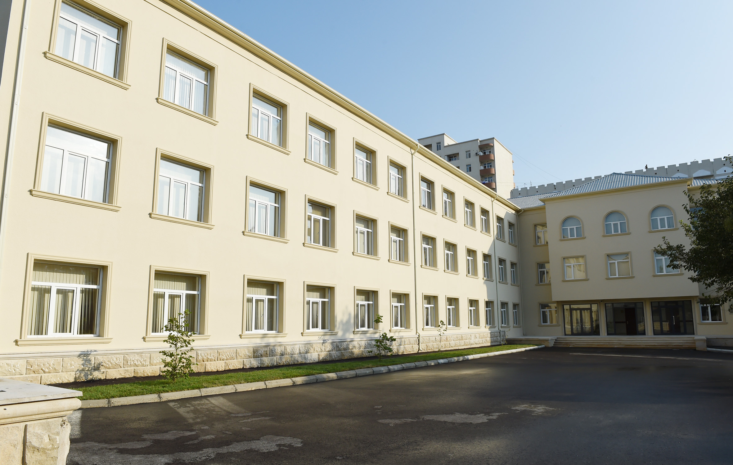 Школы Баку Фото