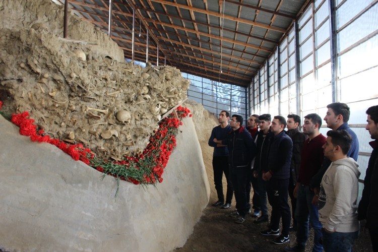 Azərbaycan Texniki Universitetinin bir qrup tələbəsi Quba Soyqırımı Memorial Kompleksini ziyarət edib