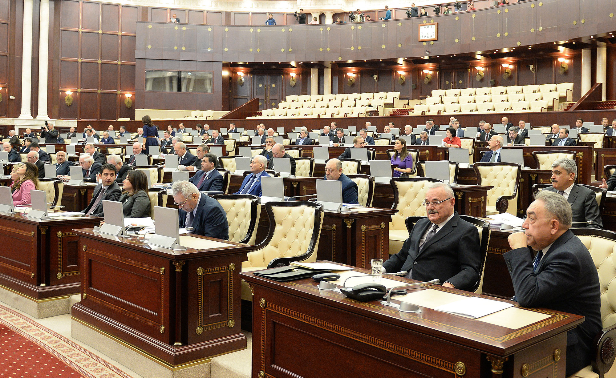 国民议会听取内阁部长年度报告