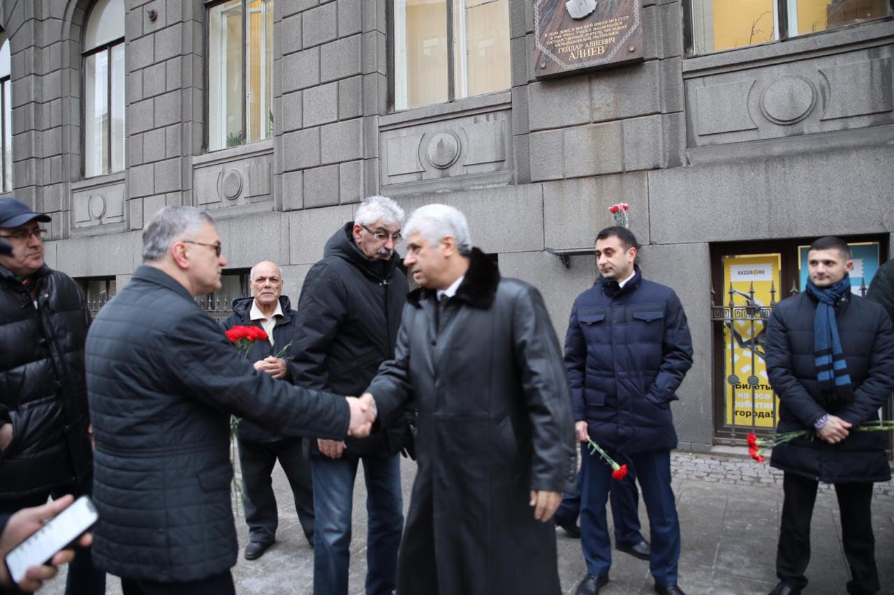 Диаспора петербург. Азербайджанская диаспора в СПБ. Представители азербайджанской диаспоры в Санкт Петербурге. Глава Чеченской диаспоры в Санкт-Петербурге. Председатель азербайджанской диаспоры в СПБ.