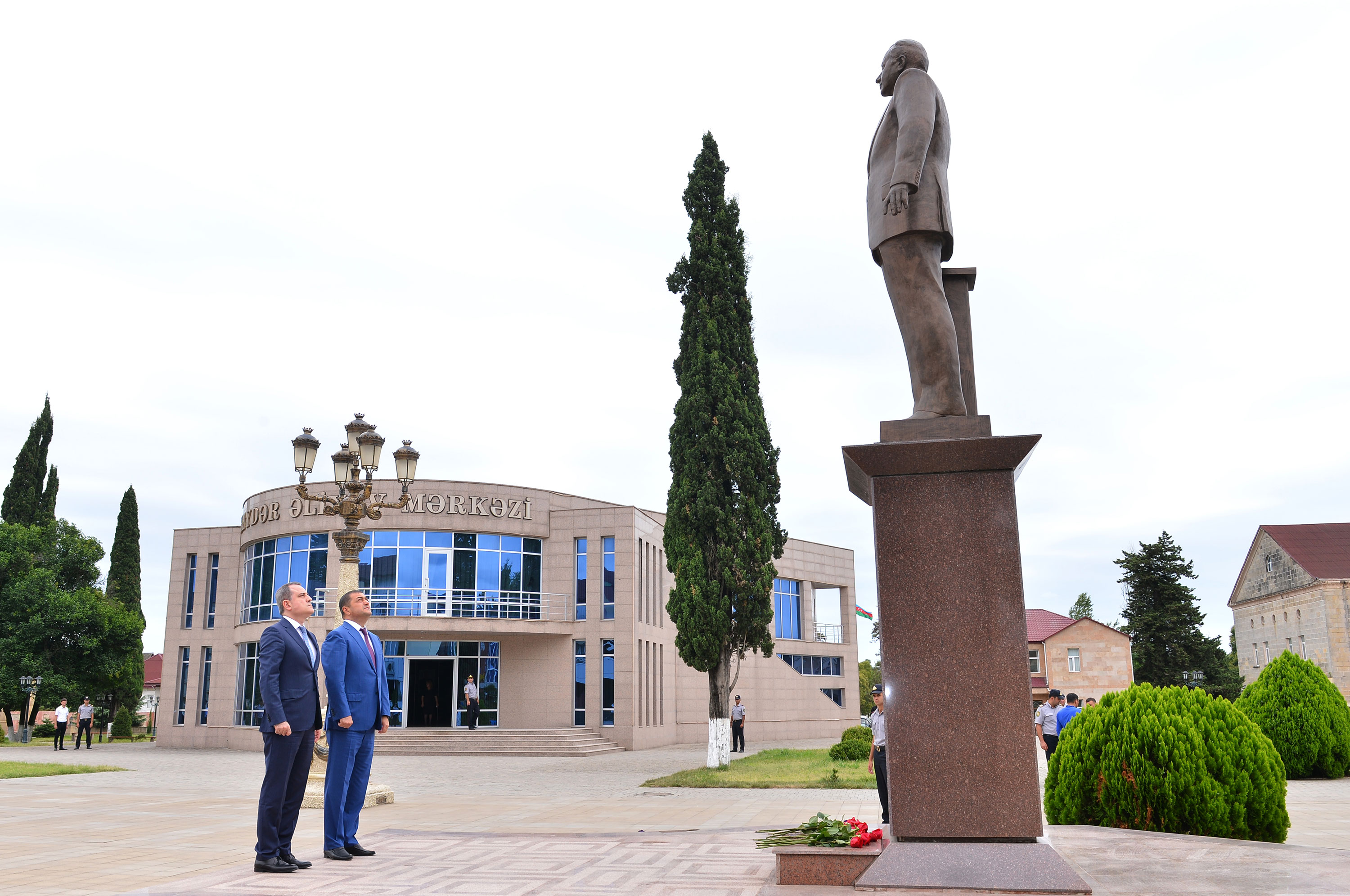 Погода астара. Астара Азербайджан. Астара бульвар Азербайджан. Астара Иран. Площадь города Астара.