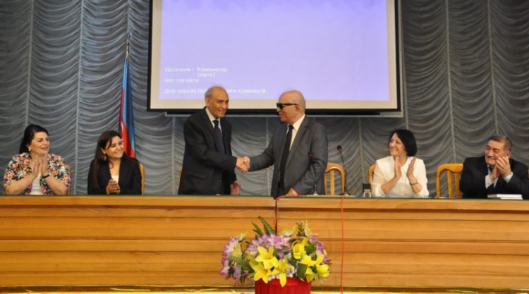 Dilçilik İnstitutu ilə Mingəçevir Dövlət Universiteti arasında əməkdaşlıq protokolu imzalanıb