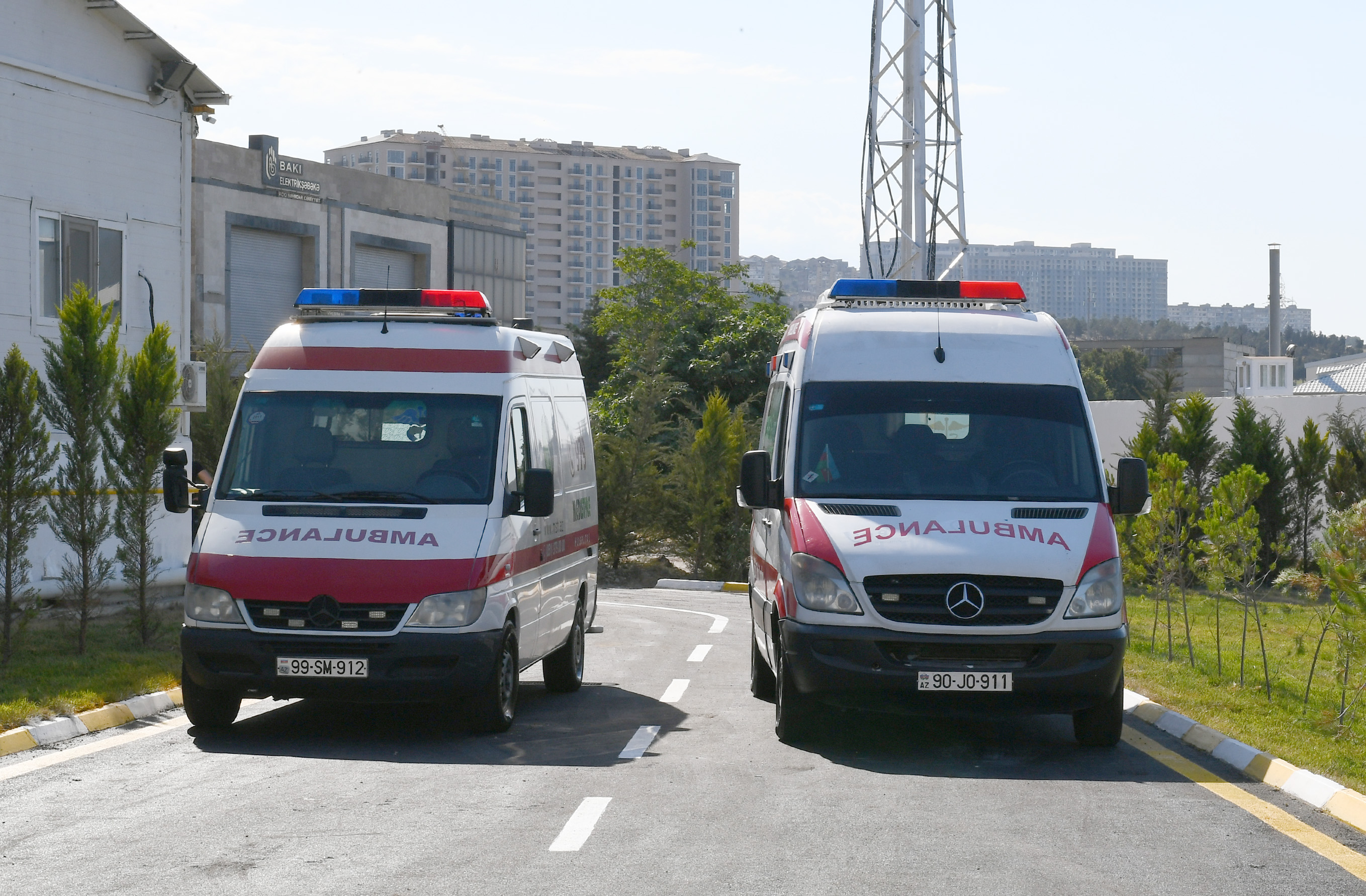 Baku hospital. Hospital Baku. Баку клиника на Хатаи. Апшеронский модульный госпиталь Хырдалан. Номера телефонов МЧС Азербайджана модульный госпиталь.