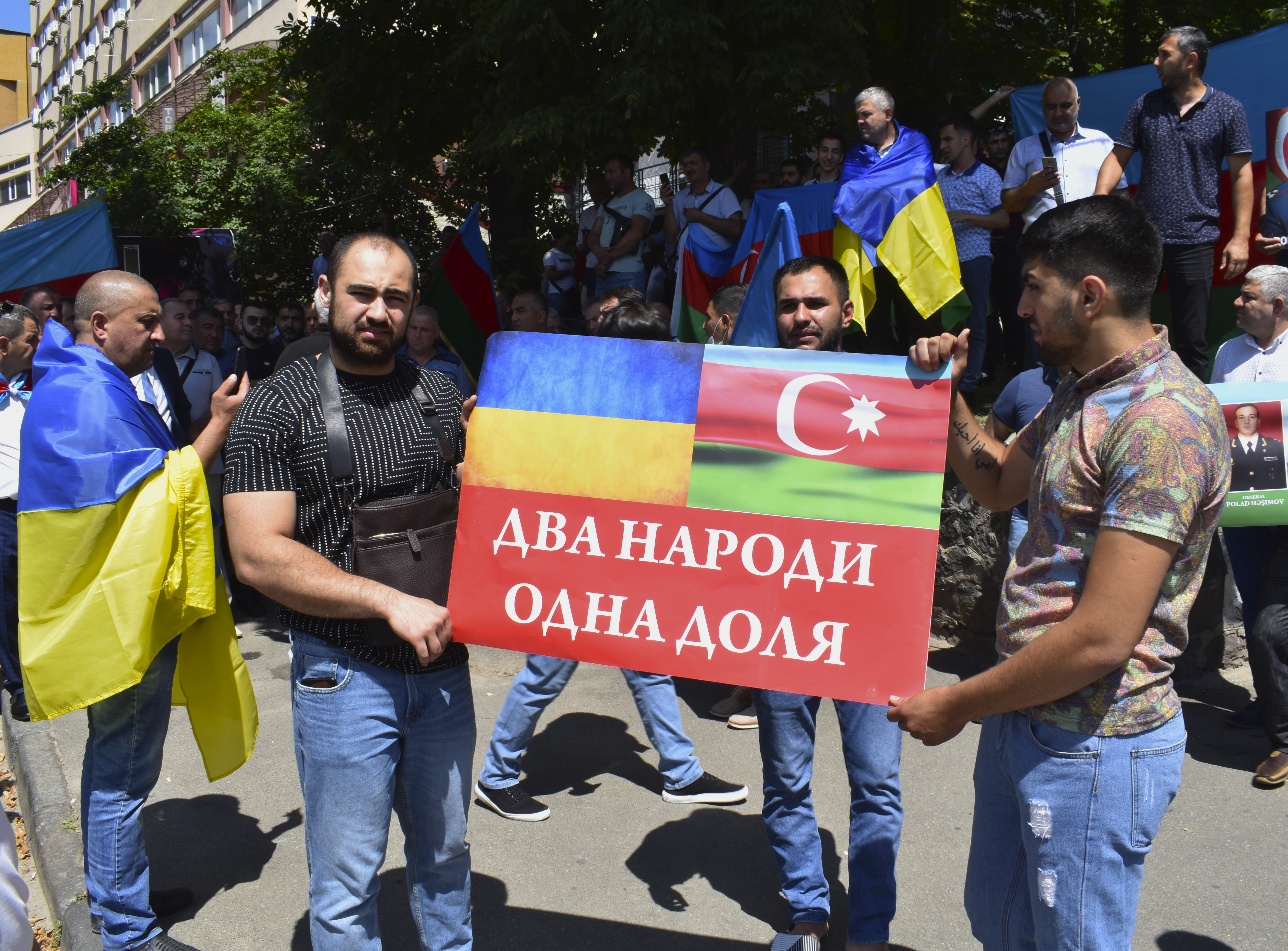 Армяне против украинцев