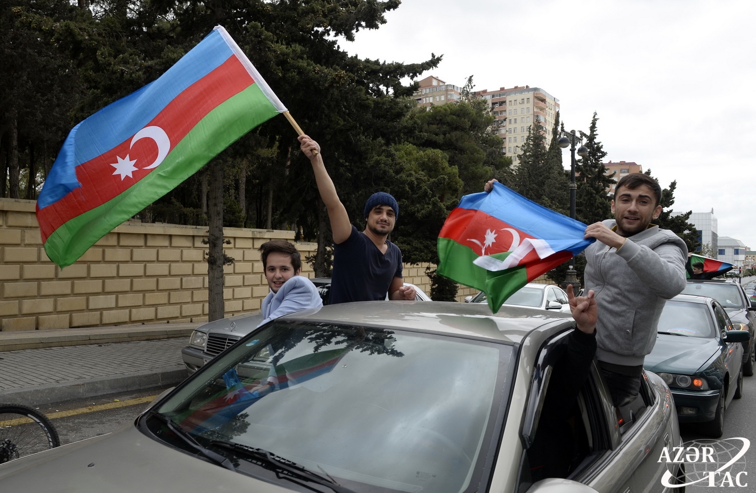 Азербайджан в ноябре. Азербайджанцы народ. Освобождение Шуши 2020. Победа Шуша Азербайджан. Азербайджанский флаг над Шуша.