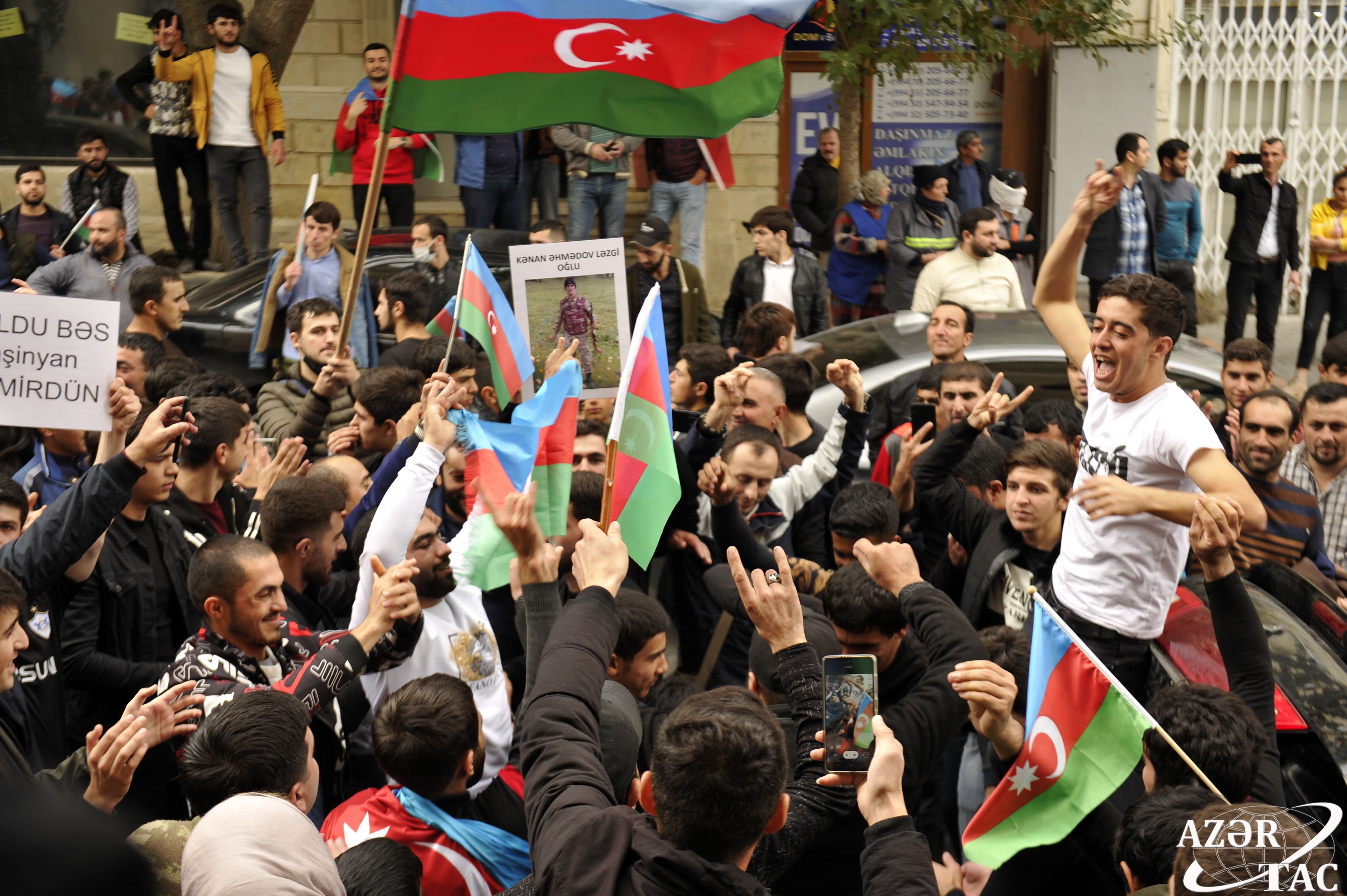 Азербайджанцы празднуют победу. Азербайджанцы празднуют победу в Баку. 28 Мая праздник в Азербайджане. 9 Ноября Азербайджан праздник. Азербайджан в ноябре