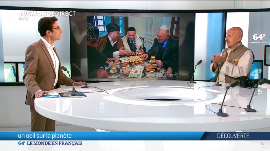 Интервью толстого французскому телевидению на французском языке. Международная франкоязычная Телекомпания TV 5 monde.